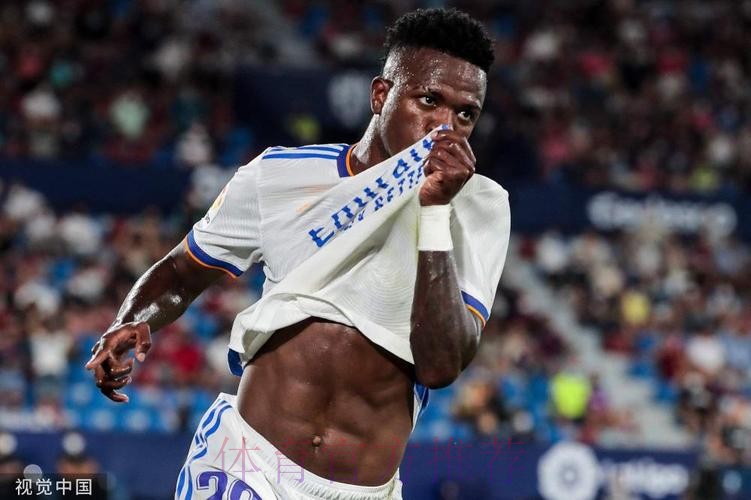 本泽马：维尼修斯非常伤心 最后知道没获奖难受